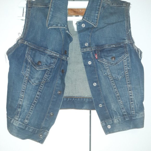women levi sleeveless jean jacket size medium - Picture 2 of 5